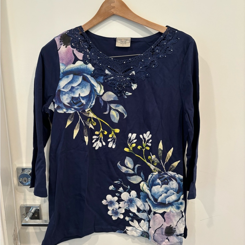 New without tag Gold Coast top size large
